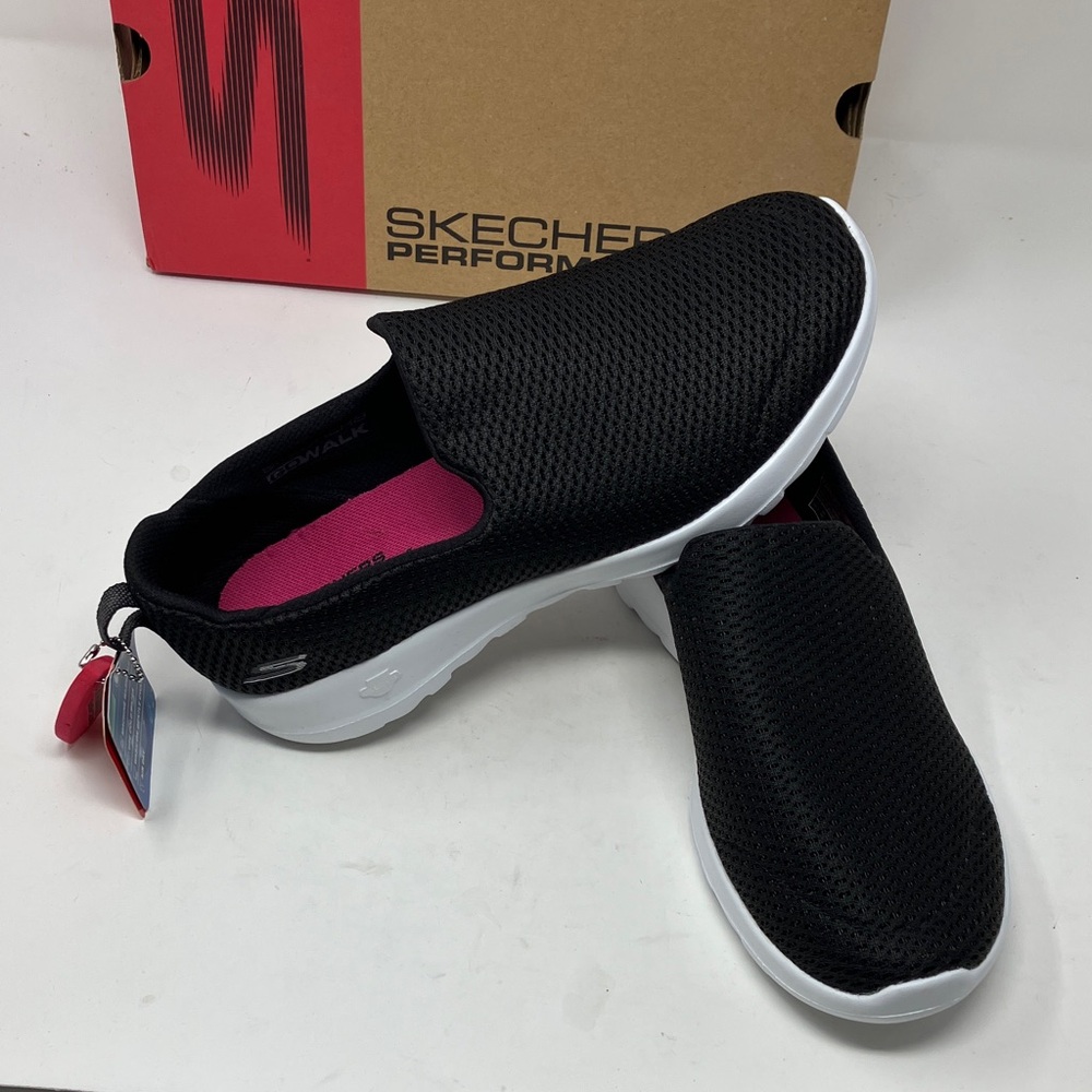 Skechers GO WALK JOY Slip-ons Black/White Size 7.5 Wide Fit Ortholite
